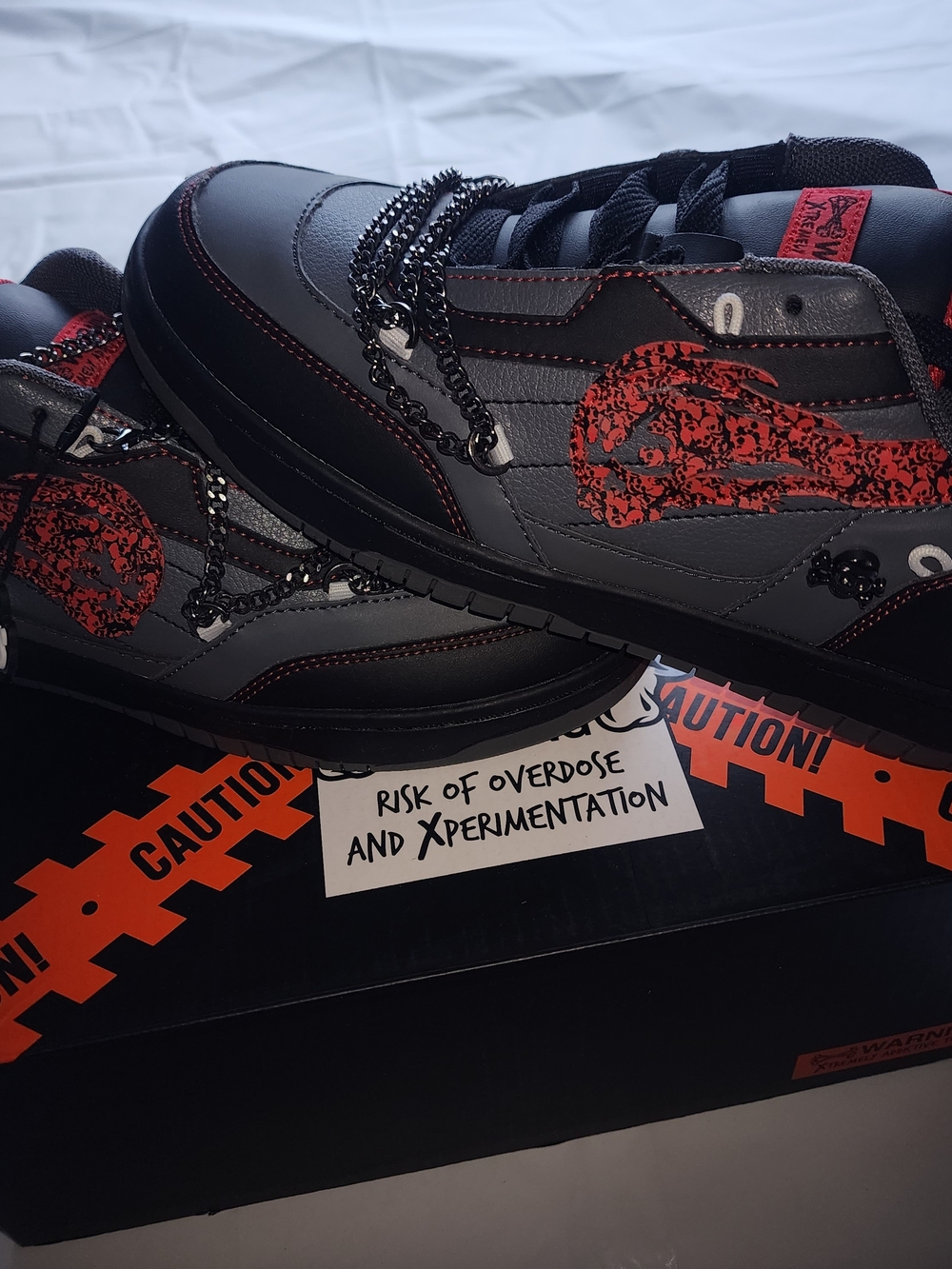 BRAND X STUDIO LOST LILLY SNEAKERS MEN'S GRAY/BLACK SIZE US 6 / UK 5.5 NWT